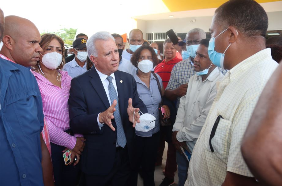 Senador Antonio Taveras visita Zona de Expansión de Manoguayabo para mediar en reclamos por obras prioritarias