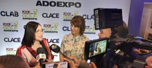 Las presidentas de Adoexpo y de Aba, Elizabeth Mena y Rosanna Ruiz, hablan del torneo.