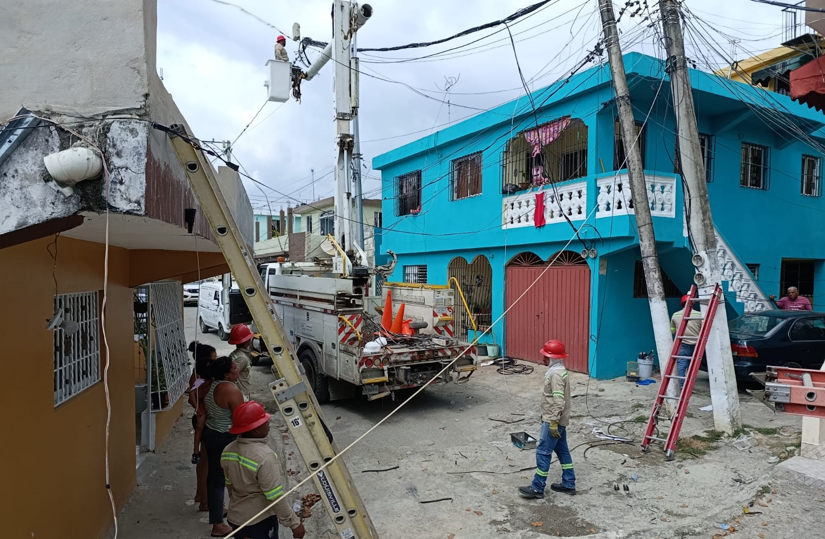 EDEEste refuerza operativos de normalización y eliminación de conexiones ilegales en SDN