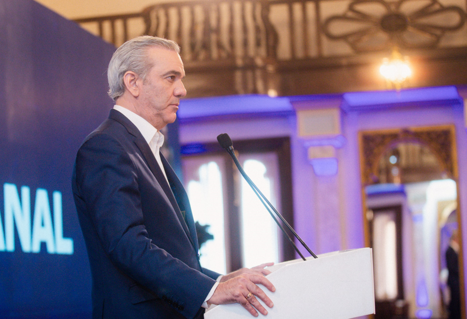 Luis Abinader crea Observatorio de Políticas Migratorias para mayor control y transparencia estatal