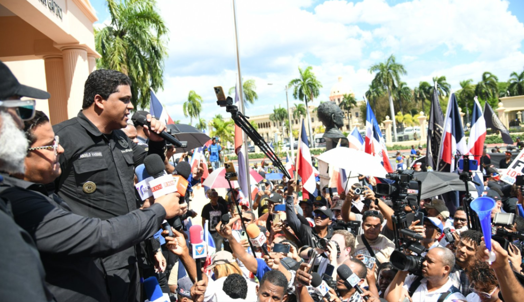 Antigua Orden Dominicana pide detener marcha haitiana hacia Parque Independencia