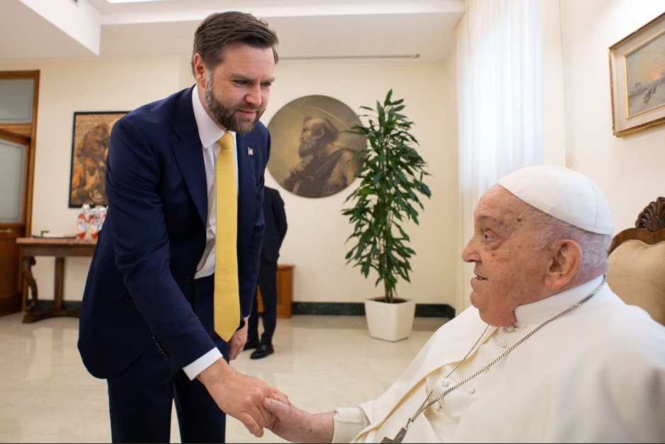 Vicepresidente de EE.UU. fue último líder mundial que recibió papa Francisco antes de morir