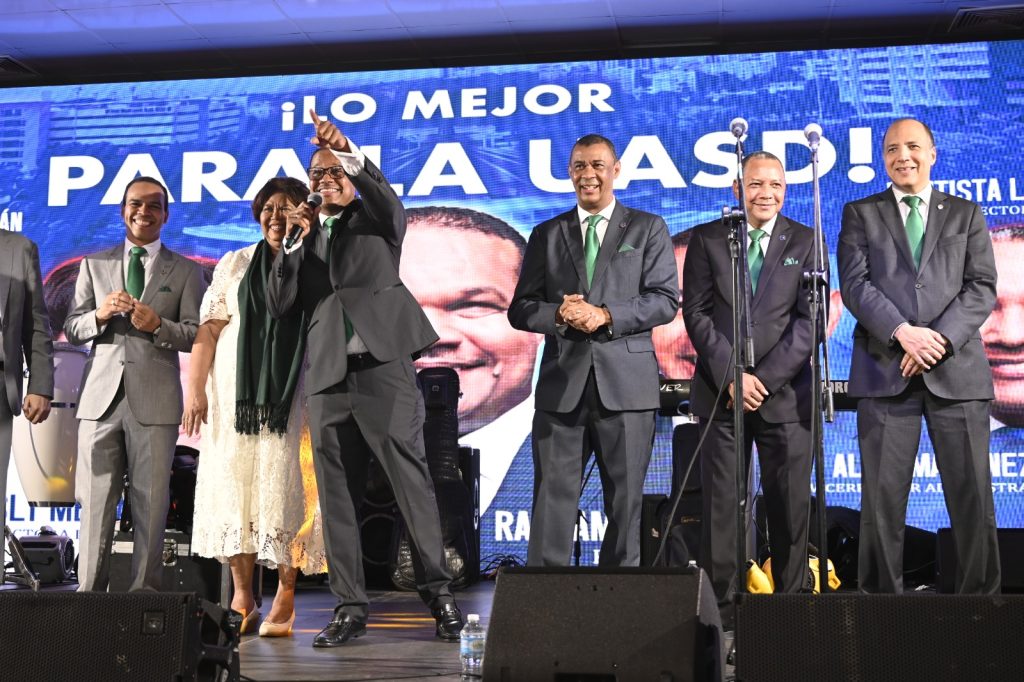 Candidato a rector de la UASD, Radhamés Silverio, ofrece fiesta por Navidad