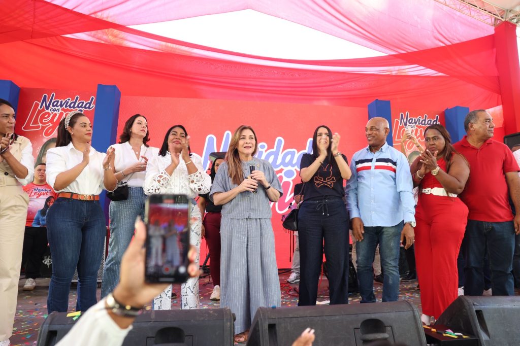 Diputada Leyvi Bautista reúne a líderes nacionales y munícipes en multitudinaria fiesta navideña en SDO