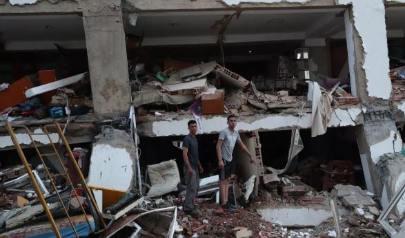 Terremoto en Venezuela: Van 235 muertos y miles de heridos mientras siguen labores de rescate