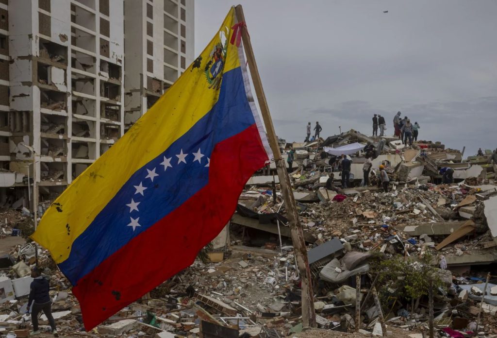 Familias mantienen la esperanza entre escombros, tras sismos que han dejado 2,645 muertos en Venezuela