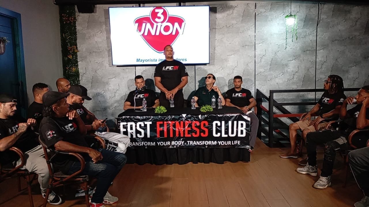 Combate de MMA en Legend Fighting Club 3 en Santo Domingo Este