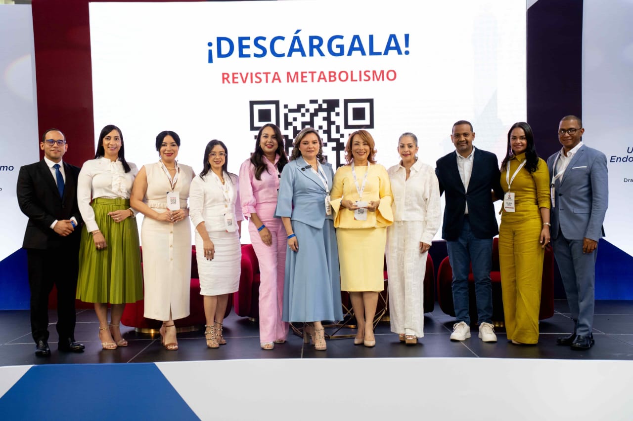 Médicos participan en Primer Congreso Internacional de ENDONORTE en Santiago