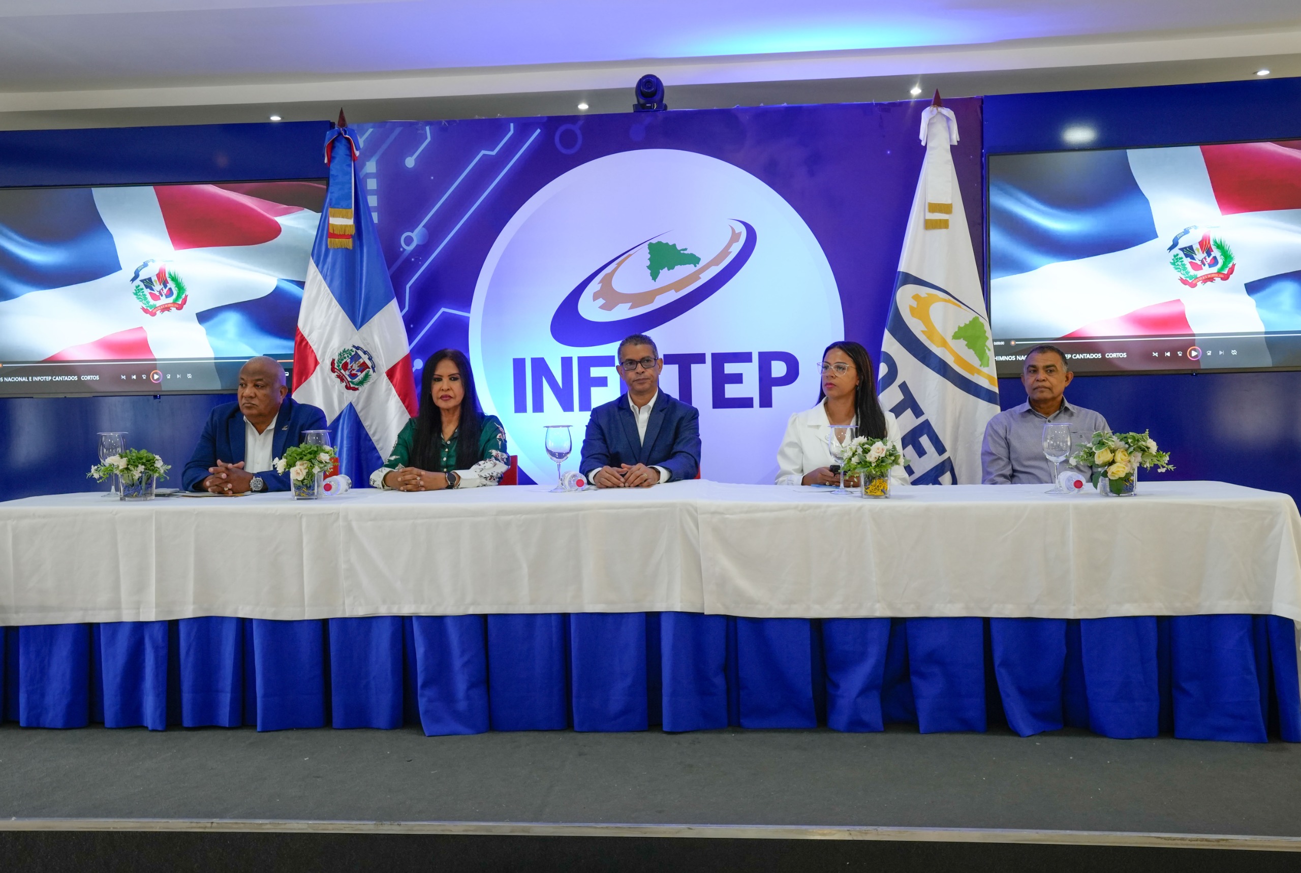 Periodistas graduados en diplomado de comunicación en salud en República Dominicanap