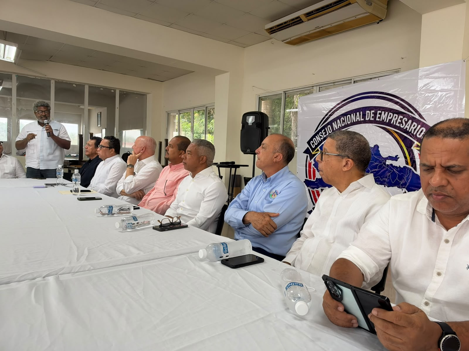 Empresarios fronterizos recorren Dajabón para evaluar el comercio local.